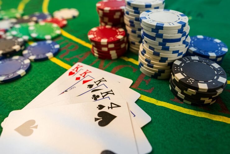 Betting table layout for American roulette